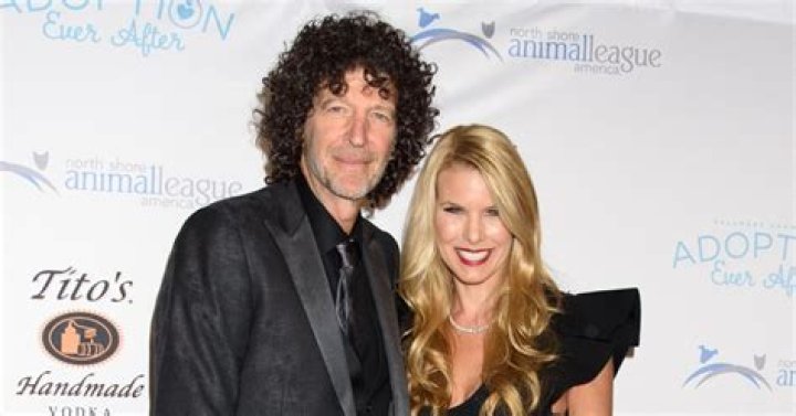 No, Howard Stern Gay Rumor Is Not True: Boyfriend Rumor Corrected By His Wife Beth Stern